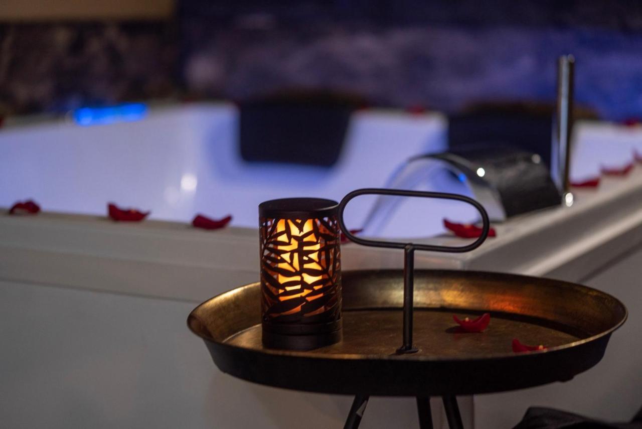 Love Suites & Spa "Le Loft" Avec Jacuzzi Privatif Médis Eksteriør billede