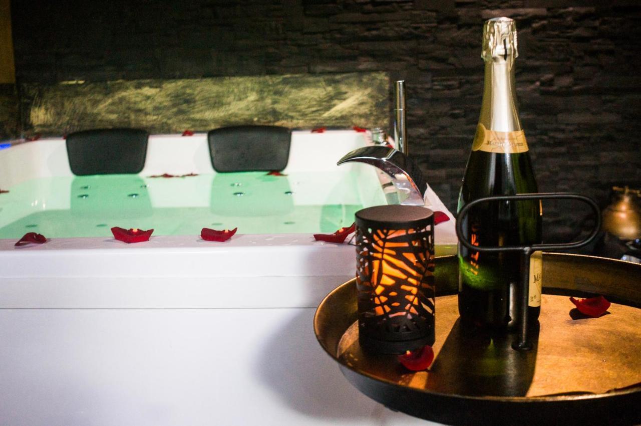 Love Suites & Spa "Le Loft" Avec Jacuzzi Privatif Médis Eksteriør billede